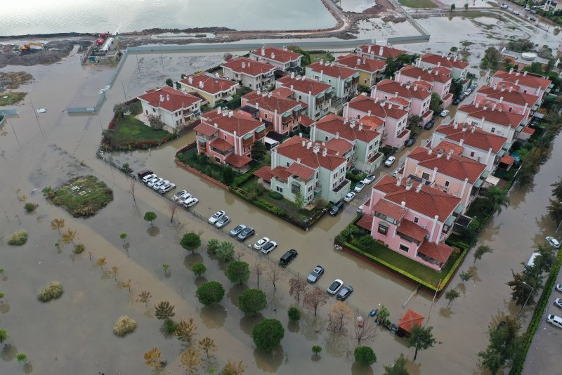 izmir de deniz tasti felaketin boyutu havadan goruntulendi gundem can haber